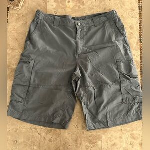 Columbia Men’s Cargo Hiking‎ Lightweight Shorts Color Gray Size 36